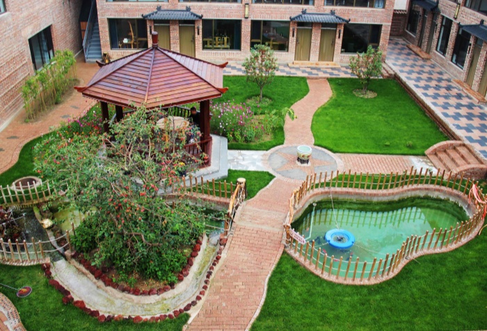 燕歸成畫(huà)，你來(lái)成詩(shī)；燕歸成畫(huà)，你來(lái)成歌……